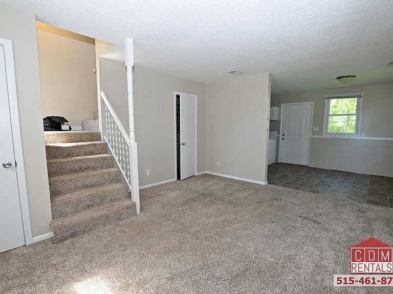 3306 E 36th Ct — Photo 3