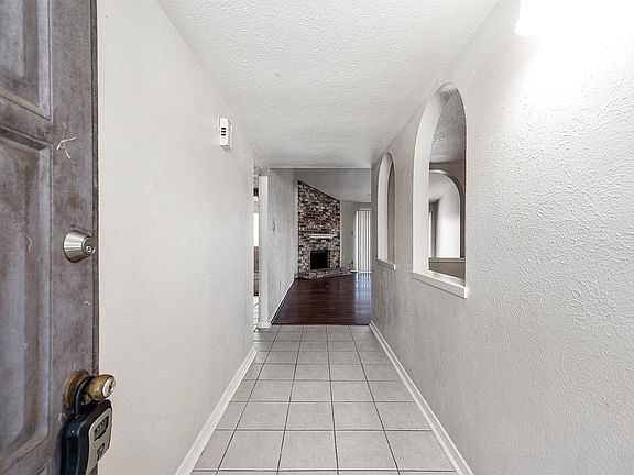 4th image of 17035 Seven Pines Dr