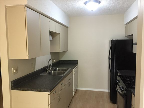 4th image of 8012 Pinedale Cv #B