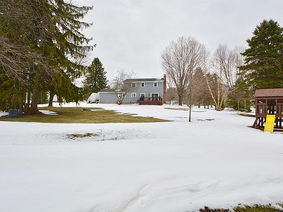 4th image of 32 Harvest Ln