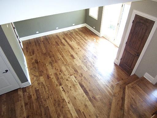 5th image of 144 W Quincy St #144