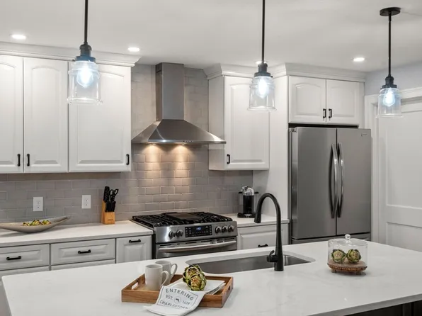 510 Medford St, Charlestown, MA 02129