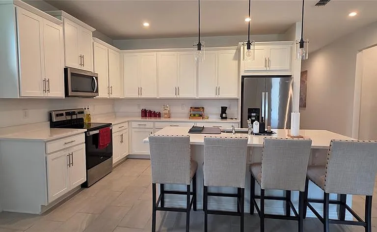 2062 Suwannee Banks St — Photo 4