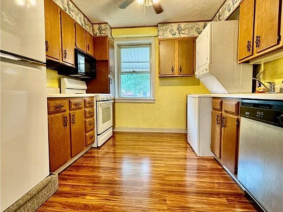 3rd image of 63 Kenna Dr