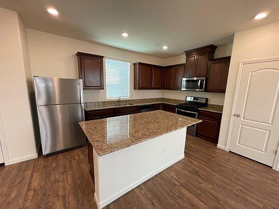 4th image of 5525 Brighton Ct