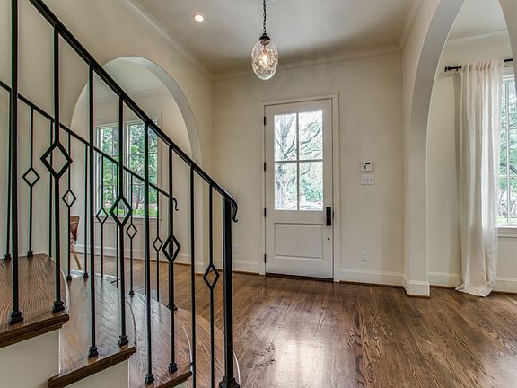 2nd image of 4448 Mockingbird Pkwy