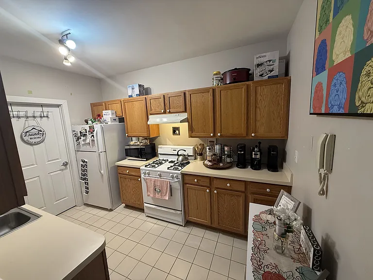 105 E 11th St #109 — Photo 22