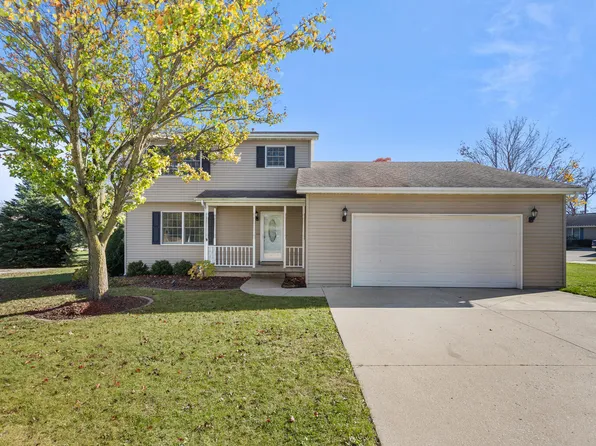 46 Kirkwood Dr, Clinton, IL 61727
