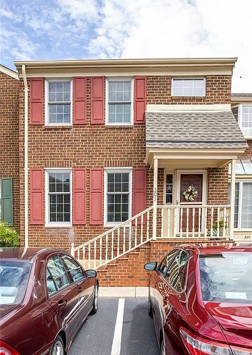 1st image of 303 Worthington Sq