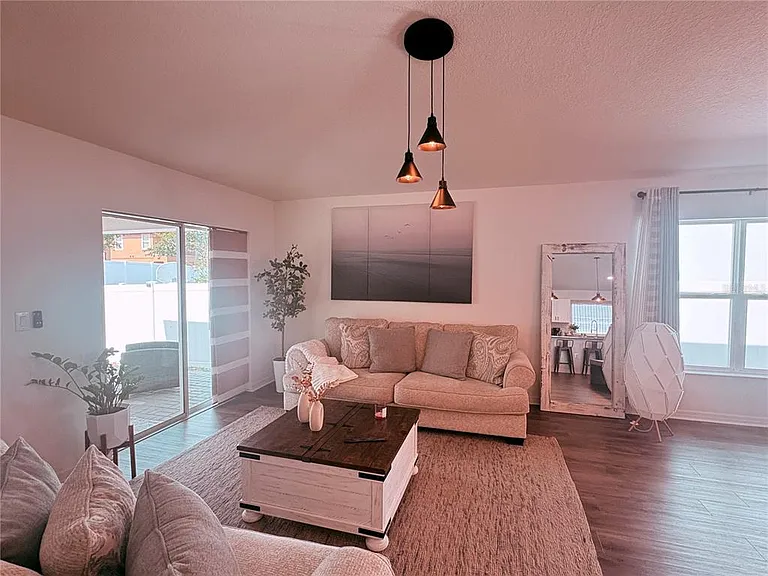 1084 Papaya Cir — Photo 13