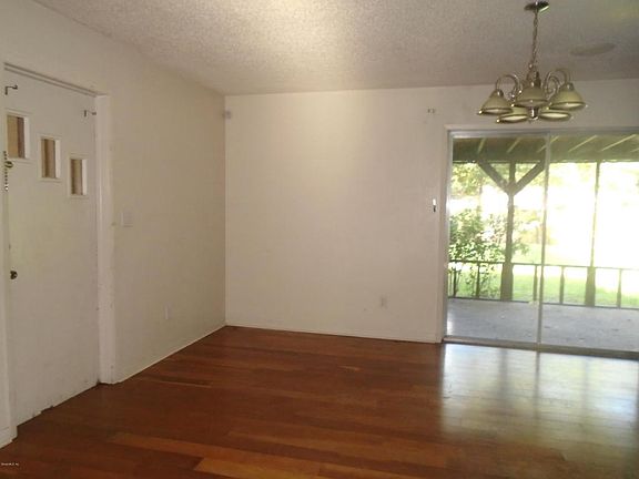 5th image of 2604 NE 4th Ave