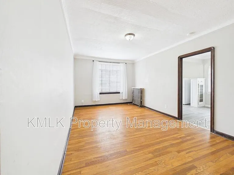1352 Kenilworth Ave — Photo 10
