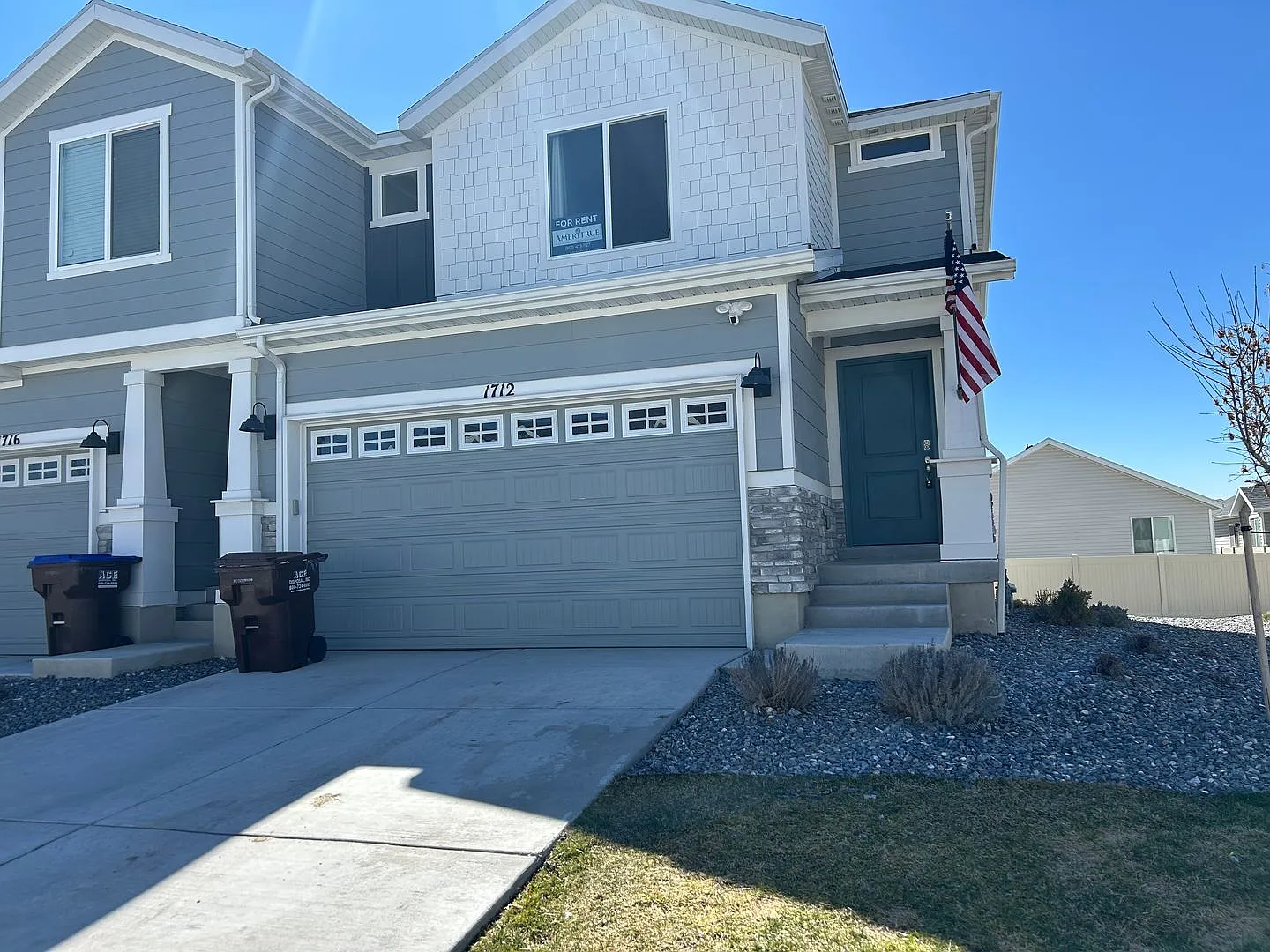 3 Bedroom 2.5 Bathroom Townhouse in Eagle Mountain! — Photo 1