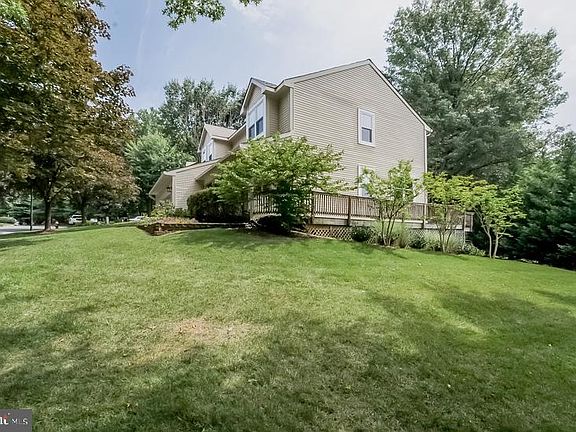 3rd image of 4061 Vanda Ln
