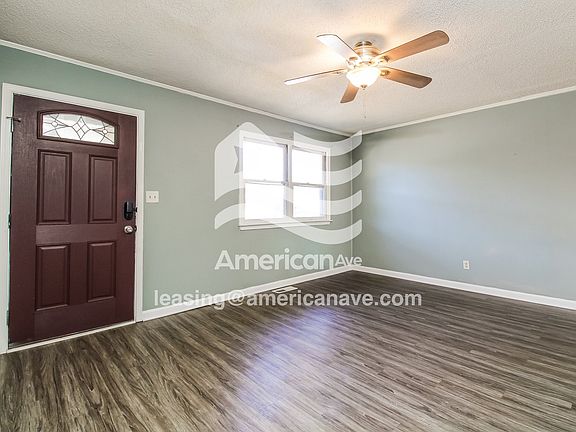 4231_002_living_room_3.jpg