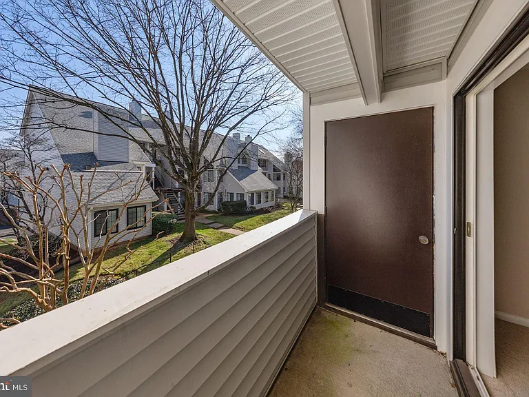 1601 Carriage House Ter #1601-E — Photo 15