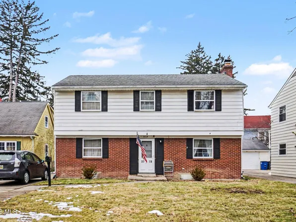 3718 Mapleway Dr, Toledo, OH 43614