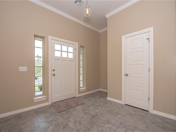 3rd image of 16012 Mendoza Dr