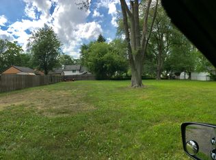 944 Iroquois Ave, Waterford, MI 48327