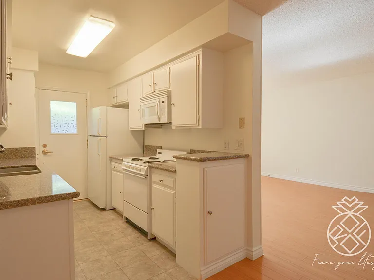 7607 Saint Bernard St #3 — Photo 14