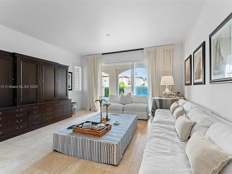 19112 Fisher Island Dr #19112 — Photo 26