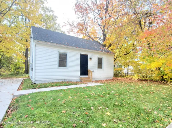 927 Pierce Rd, Lansing, MI 48910