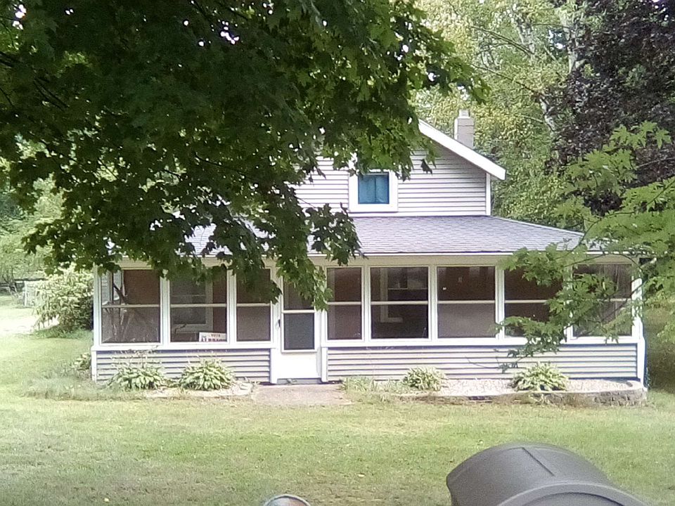 1st image of 220 Murphy St