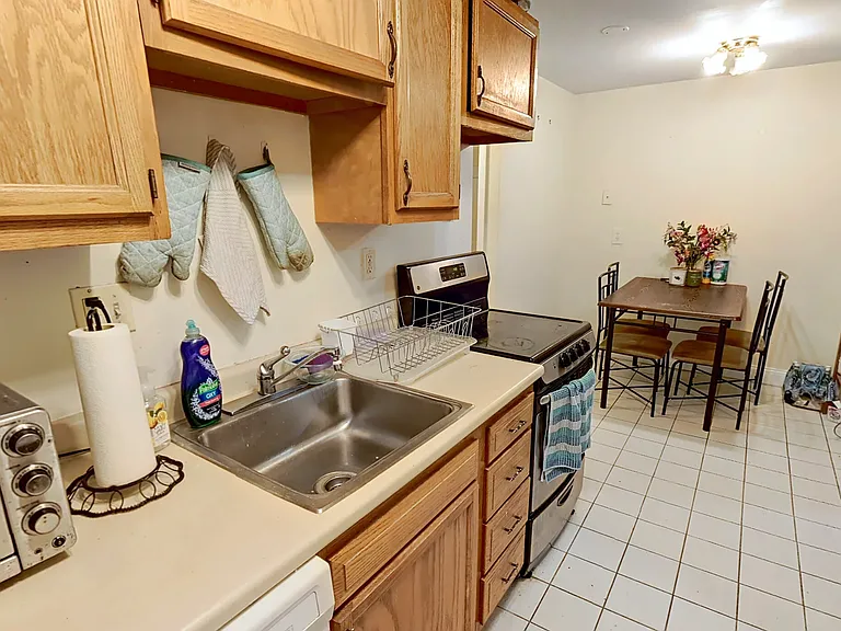 216 Freeman St #2A — Photo 16