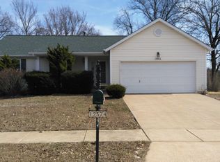 12574 Evening Shade Dr, Florissant, MO 63033