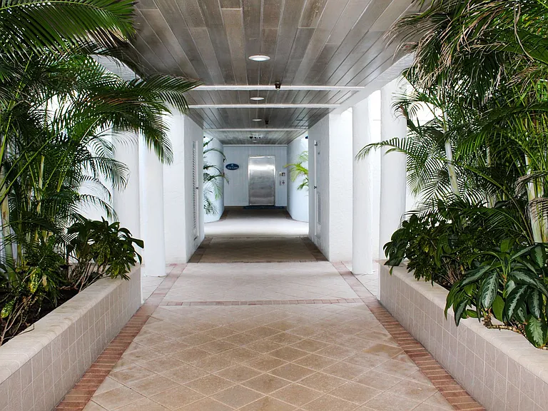 1616 Ocean Dr #104 — Photo 32