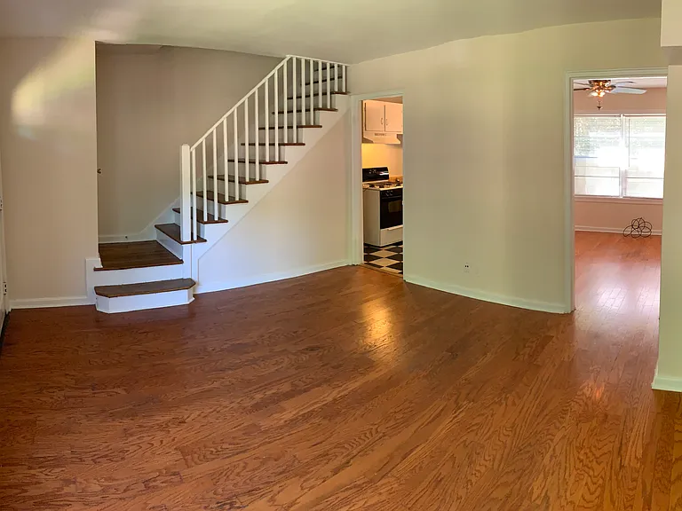 1662 Valley Ave — Photo 3