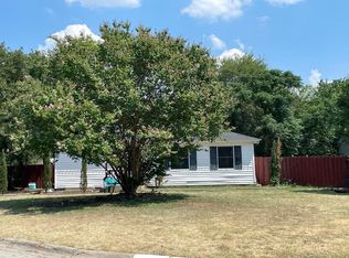 1166 Merritt St, River Oaks, TX 76114