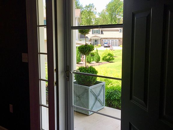 3rd image of 32 Wyndham Rd #32