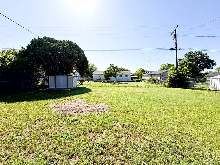 1204 Chippendale Dr — Photo 35