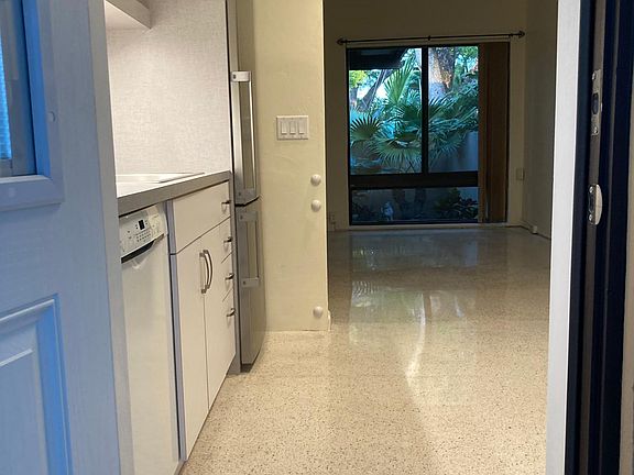 5th image of 1655 SW 10th Ave
