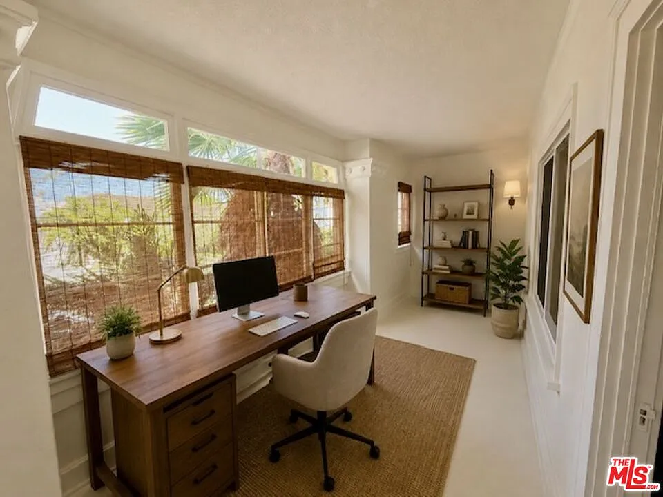 2 bed, 1.0 bath, 1500 sqft, $4,995 — Photo 3