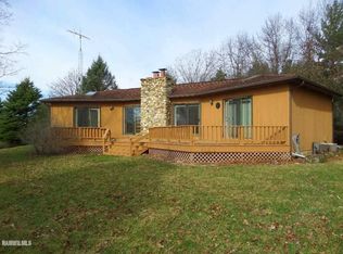 4-221R Beachcomber Ln, Lanark, IL 61046