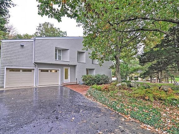 2nd image of 42 Fairway Ln