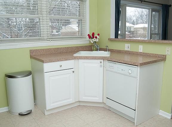 5th image of 147 N Richards Dr