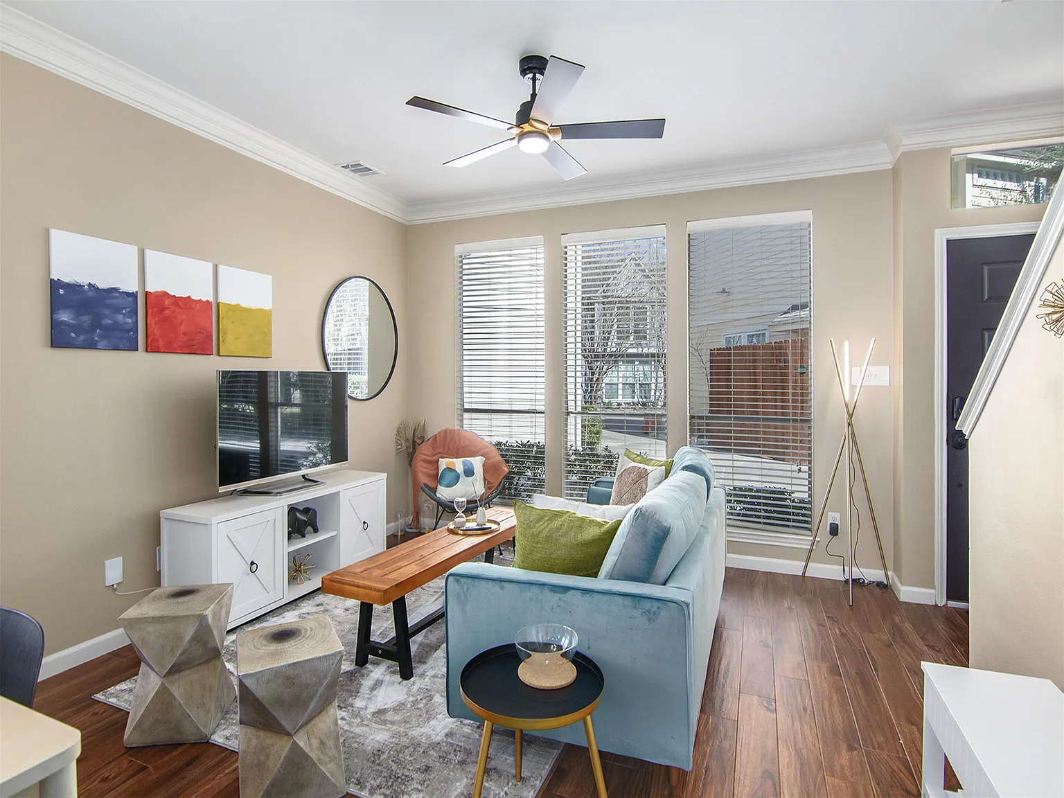 3 bed, 2.5 bath, 1488 sqft, $4,300 — Photo 2