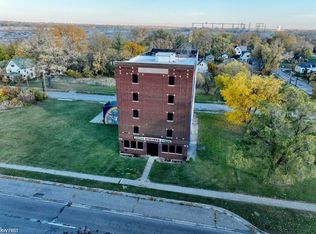 1273 Broadway Blvd, Flint, MI 48506