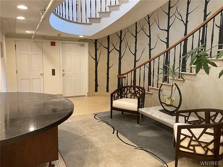 20 Tracy St #5 — Photo 3