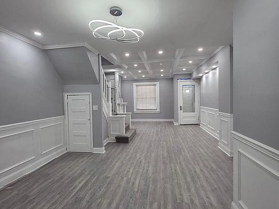 4th image of 6026 Irving St