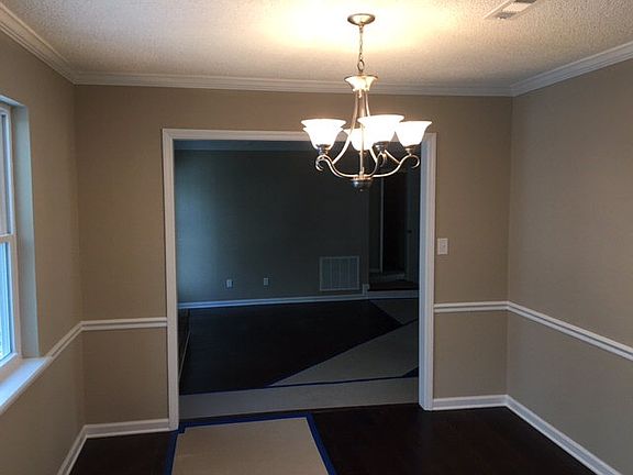3rd image of 710 Gentlewind Ln