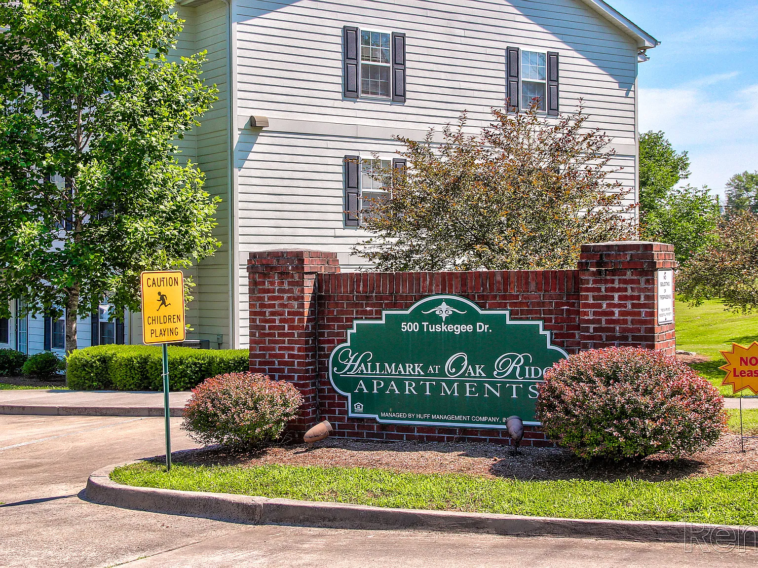 Hallmark at Oak Ridge Apartments — Photo 1
