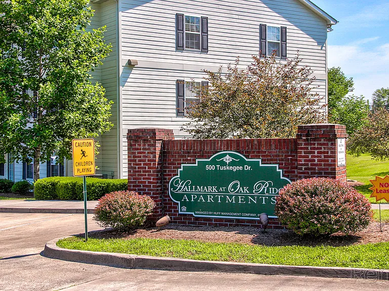 Hallmark at Oak Ridge Apartments — Photo 1