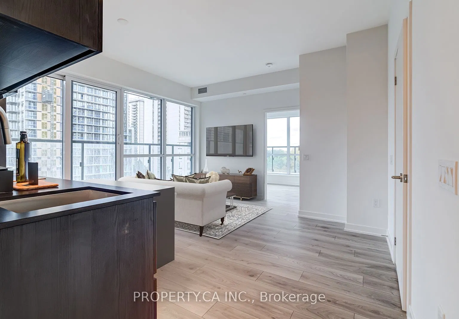 2 bed, $3,200 — Photo 2