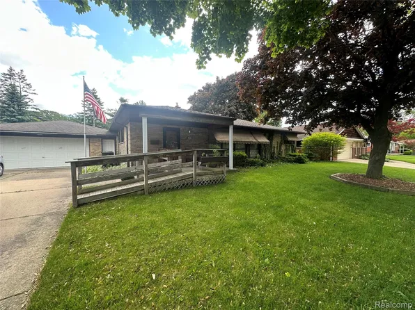 2333 Boxford St, Trenton, MI 48183