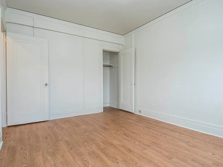 5646 Hobart St #6 — Photo 9
