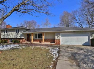 67 Hickory Ridge Dr, Morton, IL 61550